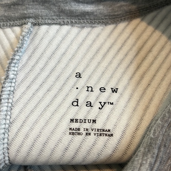 Grey Shirt - Picture 5 of 5